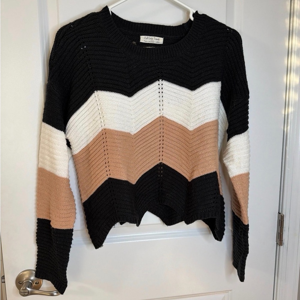 Stylish Chevron Knit Sweater in Black, White, and Tan